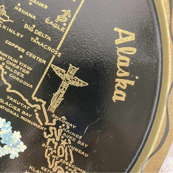 Vintage Round Metal Alaska Collectible Souvenir Tray Decor - Picture 3 of 7